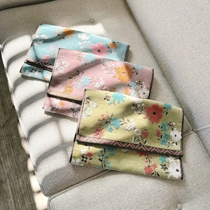 2 Pack, 100% Cotton Retro Colorful Flower Pattern Guest Towels, Hand Towels