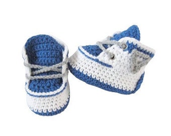 Crochet Baby Boy Girl Shoes,  Baby Sneakers, blue white Booties, New Baby Gift