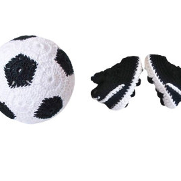 Ensemble de chaussons bébé au crochet, accessoire photo, chaussures de football au crochet, premiers crampons de bébé, jeu de ballons de sport bébé noir blanc