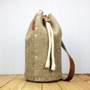 Felt Duffle Backpack for Men: Leather Strap Rucksack