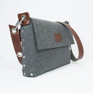 Felt Satchel Messenger Bag: Handmade Wool & Leather Unisex Bag
