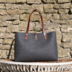 Felt Shoulder Bag, wool felt handbag for women. leather and felt purse for every day bag.