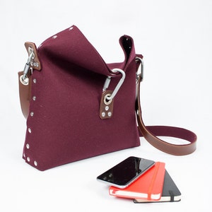 Sac à main feutré avec pli sur le dessus, sac de corps de croix, sac de femme, sac d'embrayage de feutre, sac à main de femme, cadeau pour elle.