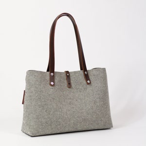 Bolsa de ombro de feltro de lã: alças de couro, bolsa cinza