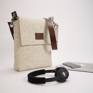 13 Inch Laptop Bag made from Wool Felt and Leather, Laptop Satchel, Laptop Messenger Bag 13 Laptop Bag Cream Melange