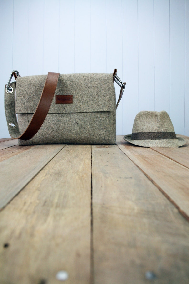 Felt messenger bag, satchel bag for men and women image 2