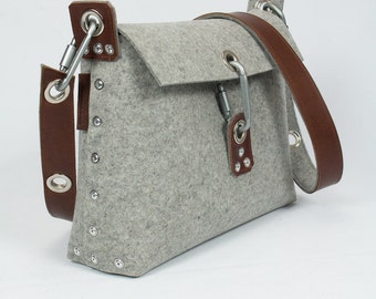 Womans felt handbag, felt purse for women, messenger bag for her, gift for her, womans messenger bag, clutch bag, handbag