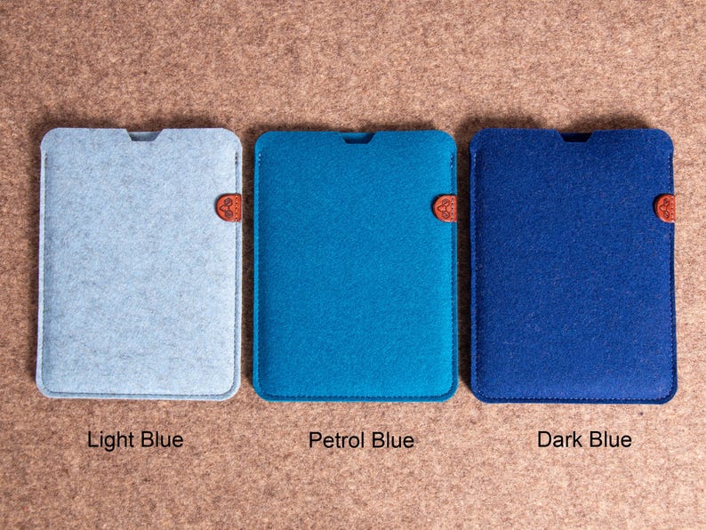Funda para iPad de fieltro de lana, compatible con todos los tamaños y teclados, con soporte de cuero para lápiz, hecha a mano. imagen 12