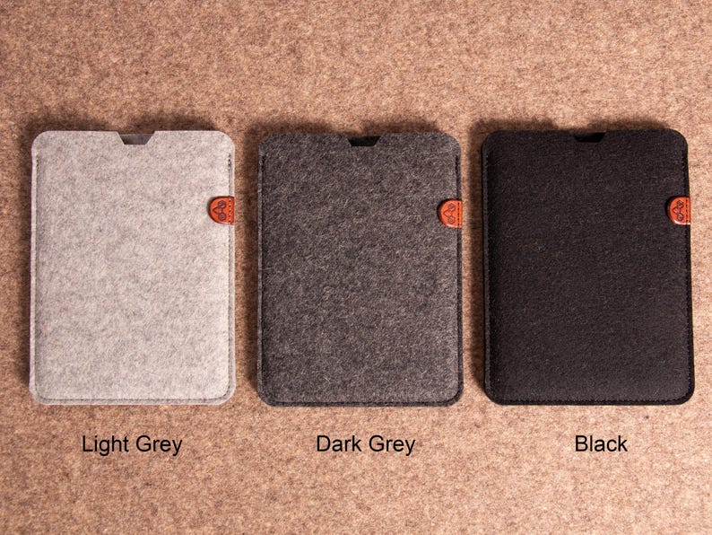 Funda para iPad de fieltro de lana, compatible con todos los tamaños y teclados, con soporte de cuero para lápiz, hecha a mano. imagen 14