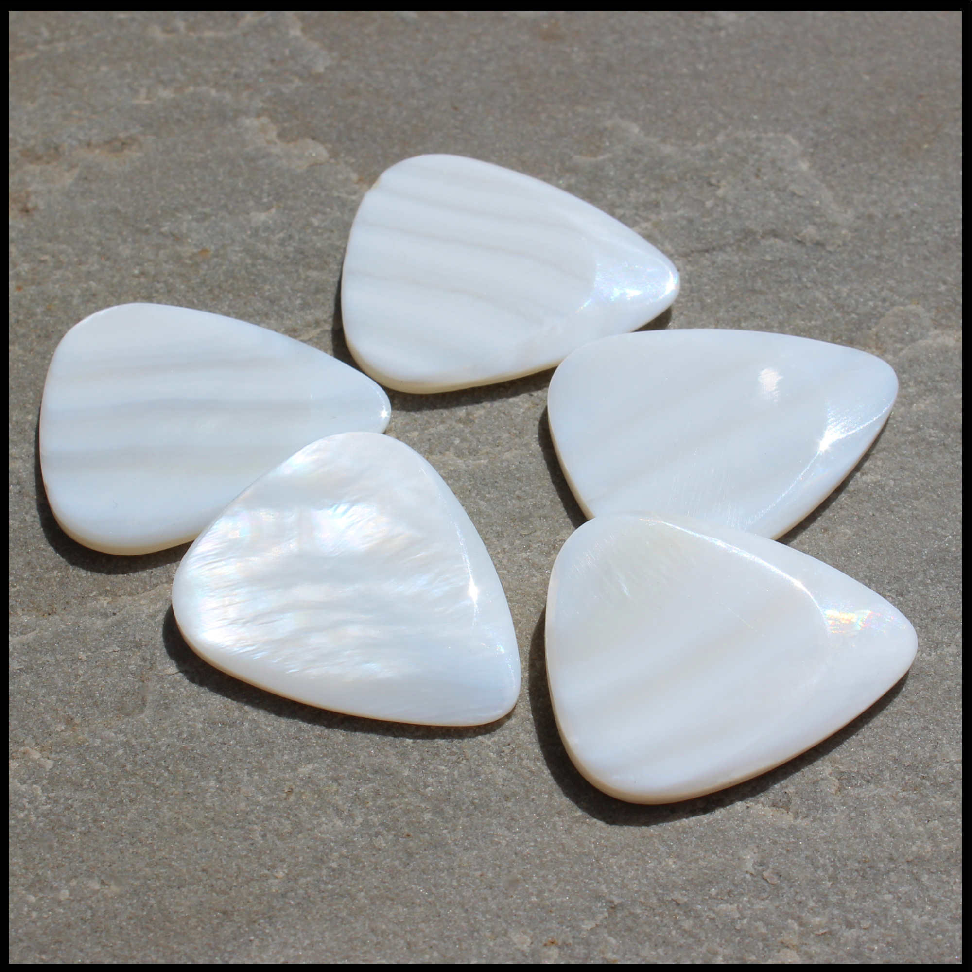 Shell Plectuim Freshwater Mother of Pearl Shell Guitar Pick | Bright Tone Plectrum in ...