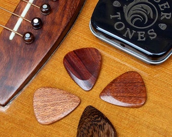 Kit De 3 Médiators En Bois + étui En Forme De Guitare + Support - Personnalisables, Style Vintage - Pour Guitare Acoustique, Basse, électrique