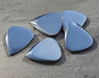 Jazz III Titanium Guitar Pick - Boutique Metal Guitar Plectrum - Timber Tones