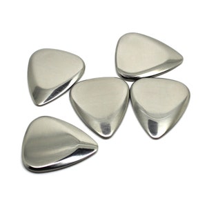 Médiator en titane - forme 351 - Médiator pour guitare Boutique