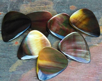 Black Mother of Pearl Shell Guitar Pick - Timber Tones