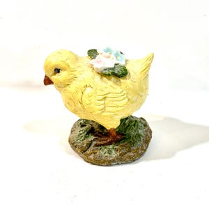Vintage Yellow Resin Chick: Glitter Farmhouse Spring Decor