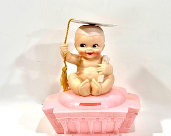 Vintage 1950s Baby Sparkasse: Kitsch Kinderzimmer Dekor, Spardose aus Kunststoff
