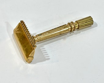 Vintage Razor, Gem Micromatic, Gold Plated, Open Comb, Single Edge Razor, 1930s Era, Safety Razor, Gift for Man, Vintage Collectible
