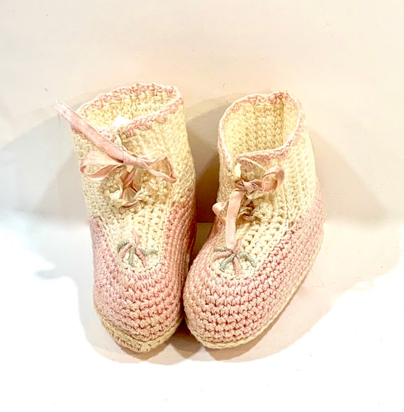 Vintage Pink Baby booties, Crocheted Cotton, Pink 