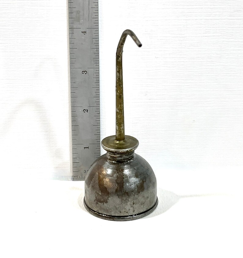 Vintage 1940s Thumb Pump Can Miniature Oil Can Curved Spout - Etsy
