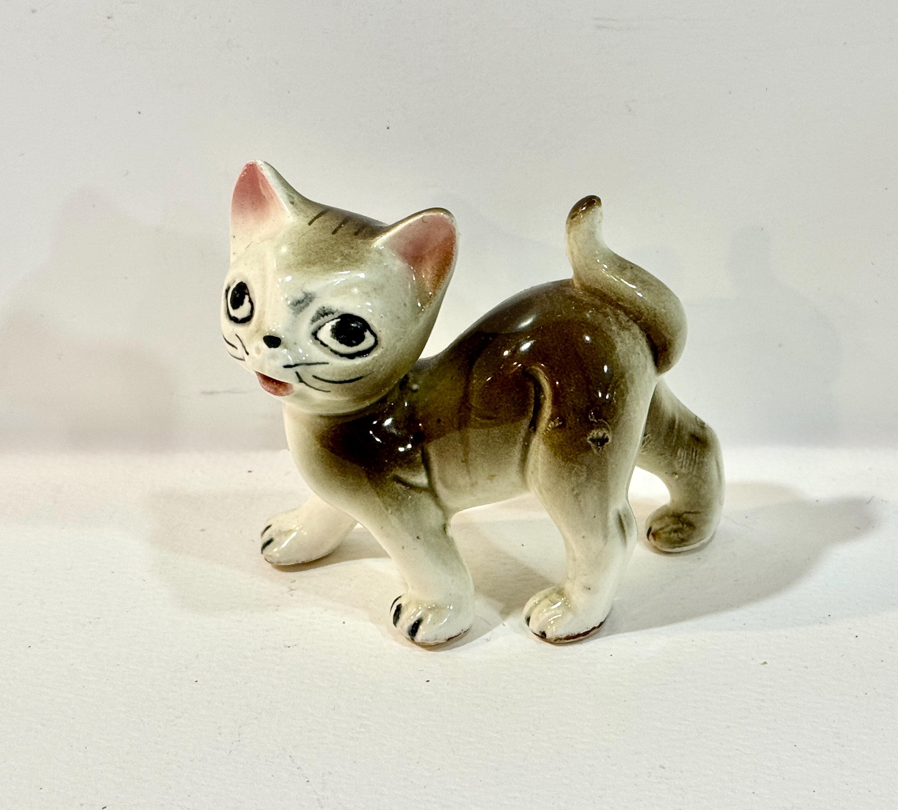 Big Eye Cat Figurine - Etsy