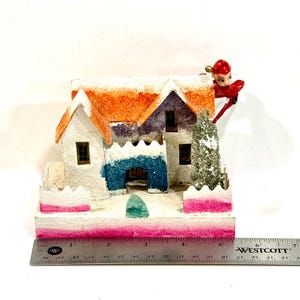 Putz House con glitter vintage in mica: decorazioni natalizie di metà secolo