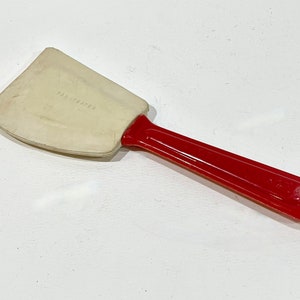 Vintage A & J Plate Scraper/Cleaner spatula Rubber RED Handle Farmhouse  AS-IS