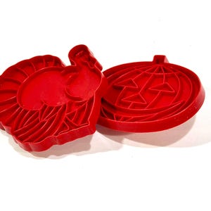 Vintage Tupperware Cookie Cutters: Turkey & Jack O&#39; Lantern, 1960s