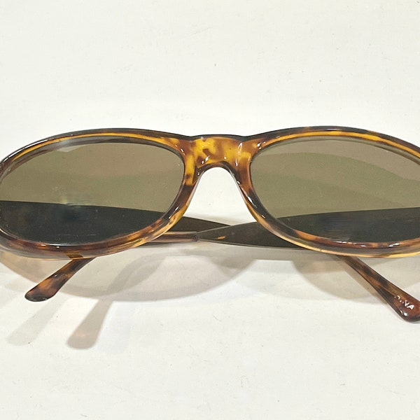 Retro 1970s, Oversized Round Sunglasses, Dark Tint, Golden Brown Frames, Silver P Logo, Mod Style, Varigated Lenses, Vintage Sunglasses