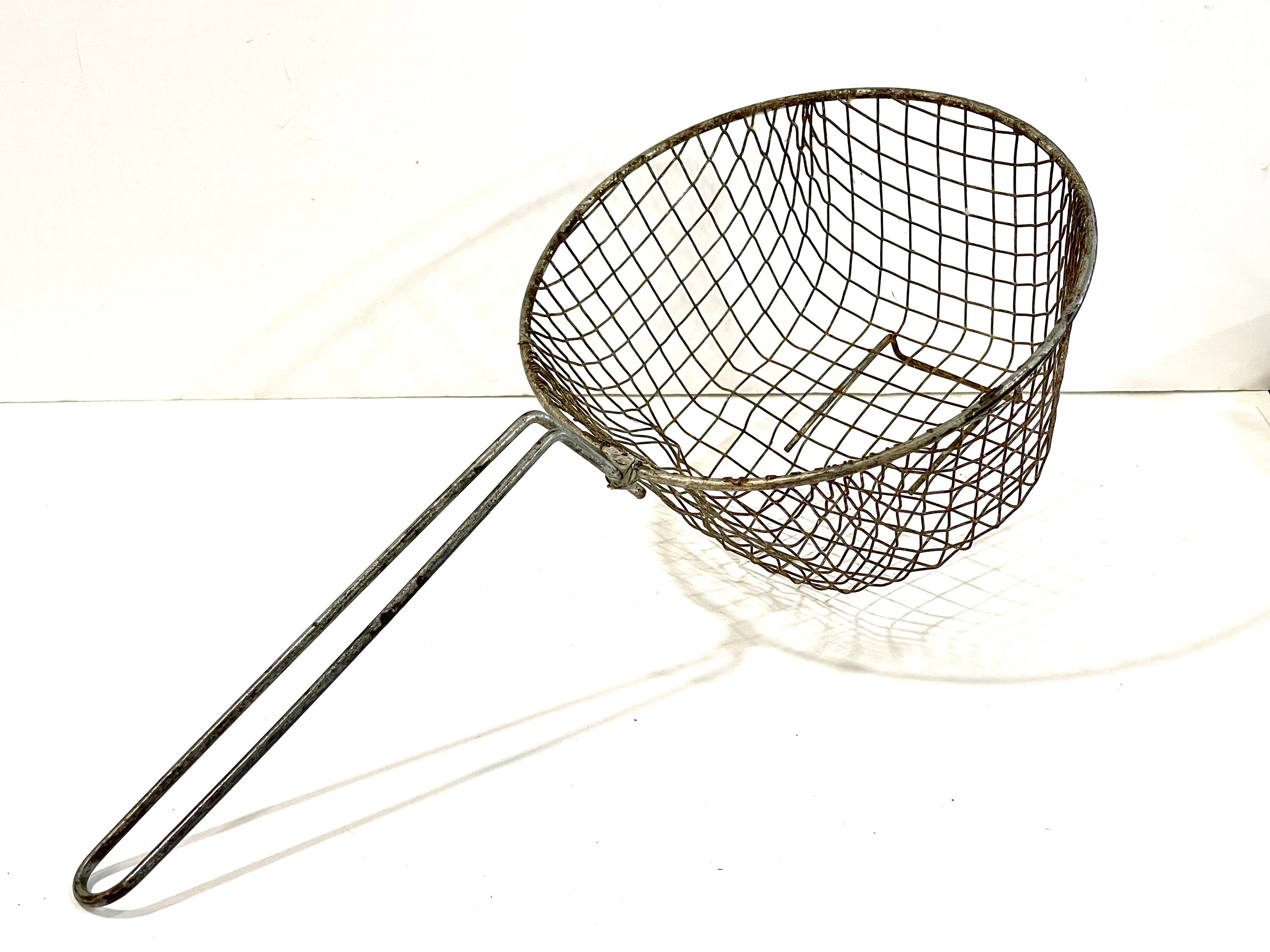 Vintage Wire Mesh Deep Fry Basket with Pot Hook Rest Handle ~ Pot Strainer