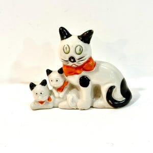 Kitchy Cat Family, Mom w Kittens, Big eye cat, Hand Painted, Ceramic Cats, Made in Japan, Mid Century 1940s, 2x3 inches, Gift for Collector
