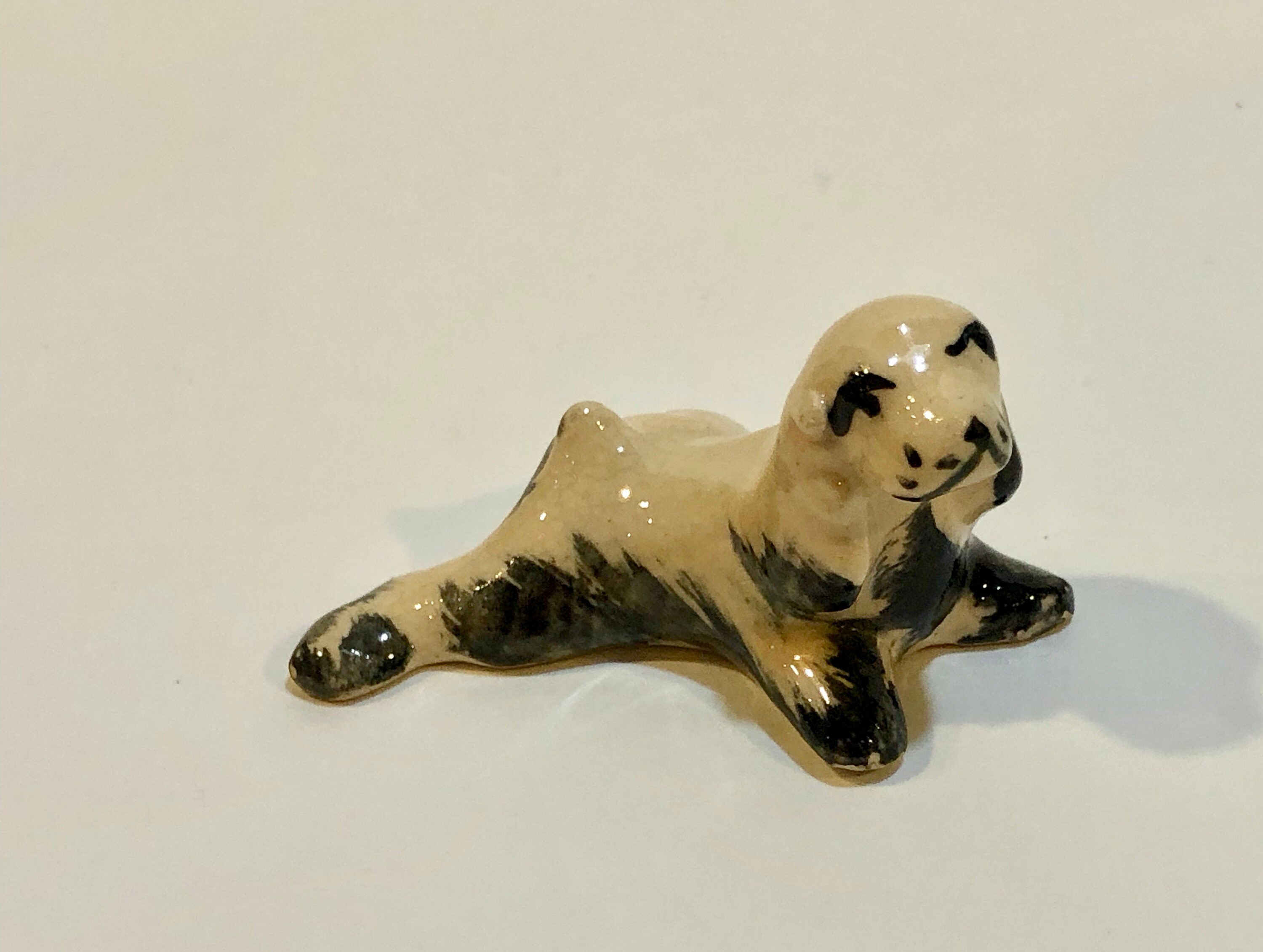 ヴィンテージ犬の置物ミニチュア犬3匹の小さな犬磁器の動物