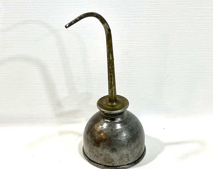 Vintage 1940s Thumb Pump Can Miniature Oil Can Curved Spout - Etsy