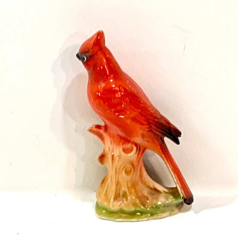cardinal figurine set