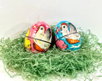 Vintage Tin,  Easter Egg, Candy Tin, Litho Easter Egg, Hen and Baby Chick,Set of 2, Pink and Blue,  Made in USA, Mid Century 1950s, Empty