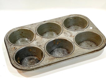 Vintage Muffin Tin, Bakerex Crown Ware, Cupcake Pan, 6 Cup Tin, Cupcake Tin,  Farmhouse Decor, Mid Century Baking, Mid Century 1960s.