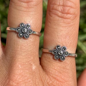 Anillo de flor de marcasita: Plata de ley 925, estilo antiguo