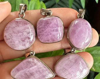 Halskette mit Kunzit-Anhänger aus Sterlingsilber – Kette aus 925er Sterlingsilber