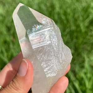 Pointe de quartz lémurien auto-guérison, cristal Diamantina du Brésil