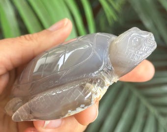 Agate sea turtle crystal carving