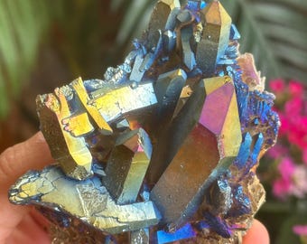 レインボーチタンオーラクォーツクリスタルクラスター