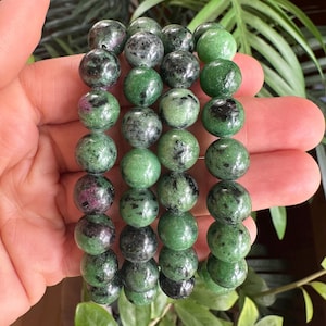 Pulseira de rubi de 10 mm em zoisita: Mala de cristal, com contas.
