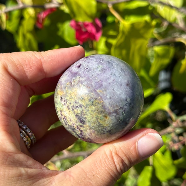 Bolivianite sphere, UV reactive