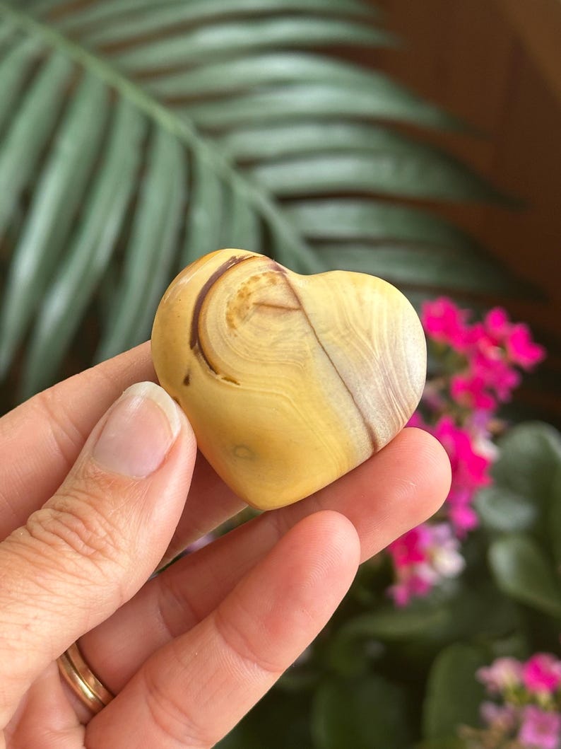 Peruvian Mookaite Jasper Heart: Banded Gemstone, Healing Stone - Etsy UK