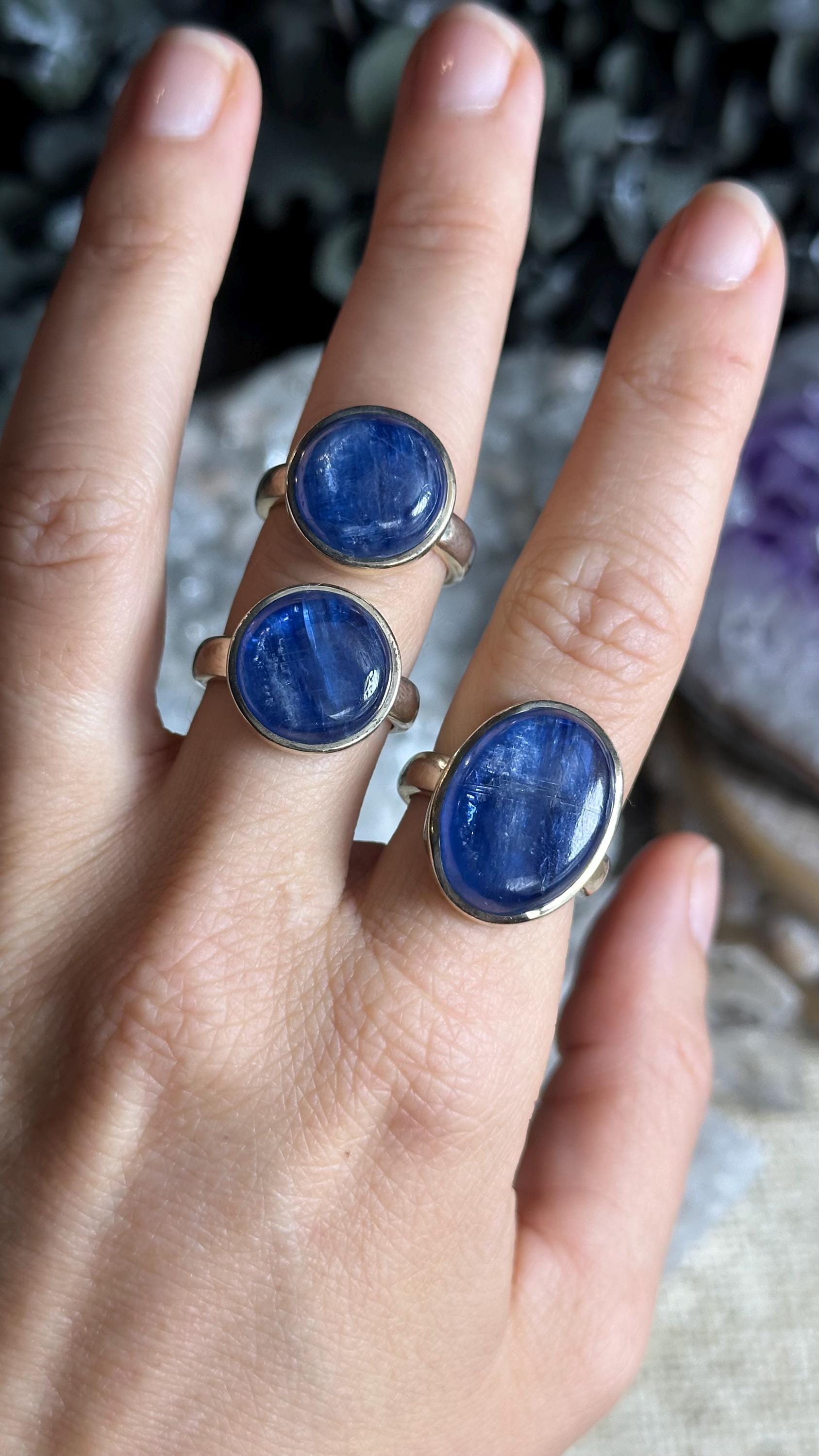 ブルーカイヤナイトの調節可能なリング、925スターリングシルバー