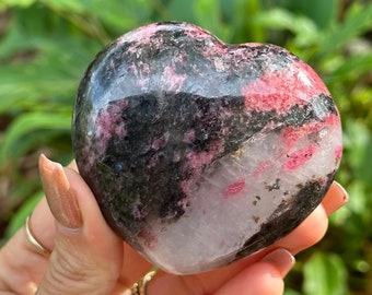 rhodonite heart, rhodonite , chakra stone, confidence, self love, kindness, caring