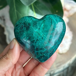 Chrysocolla heart, crystal heart, medium size, blue and green, malachite inclusions