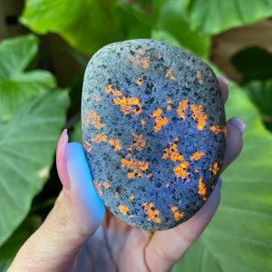 Yooperlite palm stone, emberlite, glowing yooperlite stone, pocket stone, stone of power, michigan stone