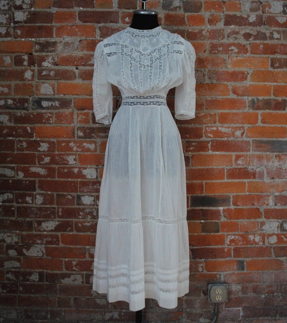 Edwardian Lawn Dress - Antique 1900s Inset Lace &