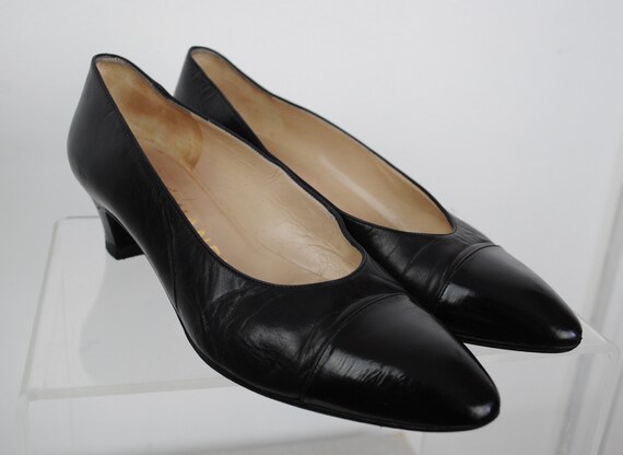 chanel kitten heel