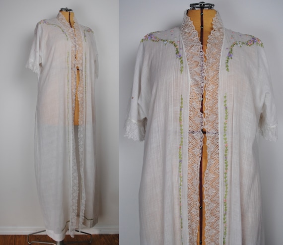 30s Embroidered Robe - Vintage 1930s Lace Trim Fl… - image 1